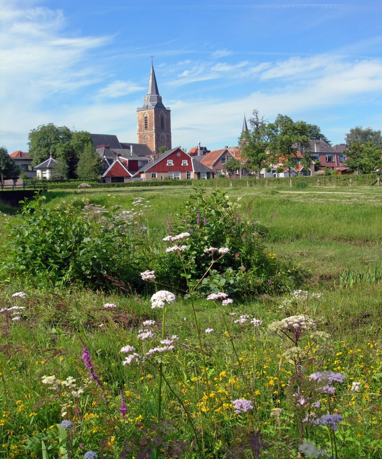 Scholtenbrug met zicht op oude kern Winterswijk